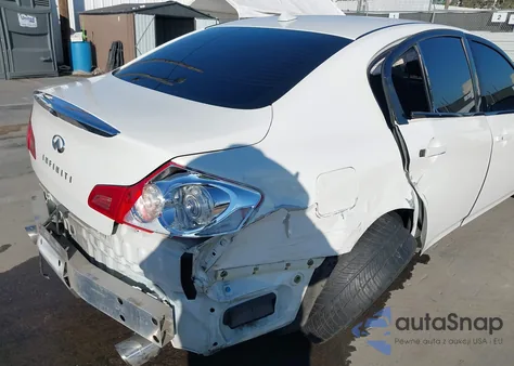 2015 Infiniti Q40 z USA, uszkodzony, nr VIN JN1CV6AP7FM501789